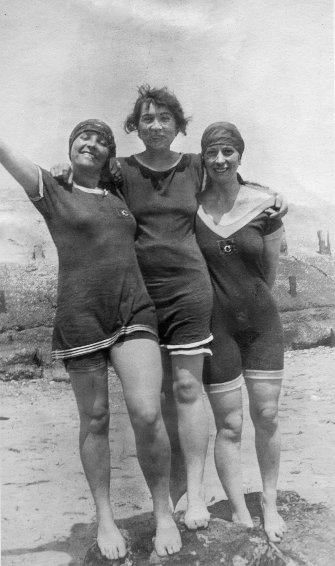 Nanny, Maisie and Goggie at the beach